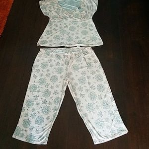 Marilyn Monroe poly/spandex pajamas